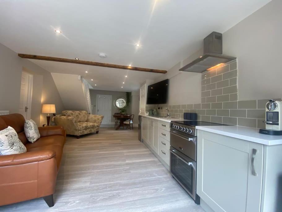 Beautiful 1 Bedroom Holiday Home In Lancaster Exterior foto